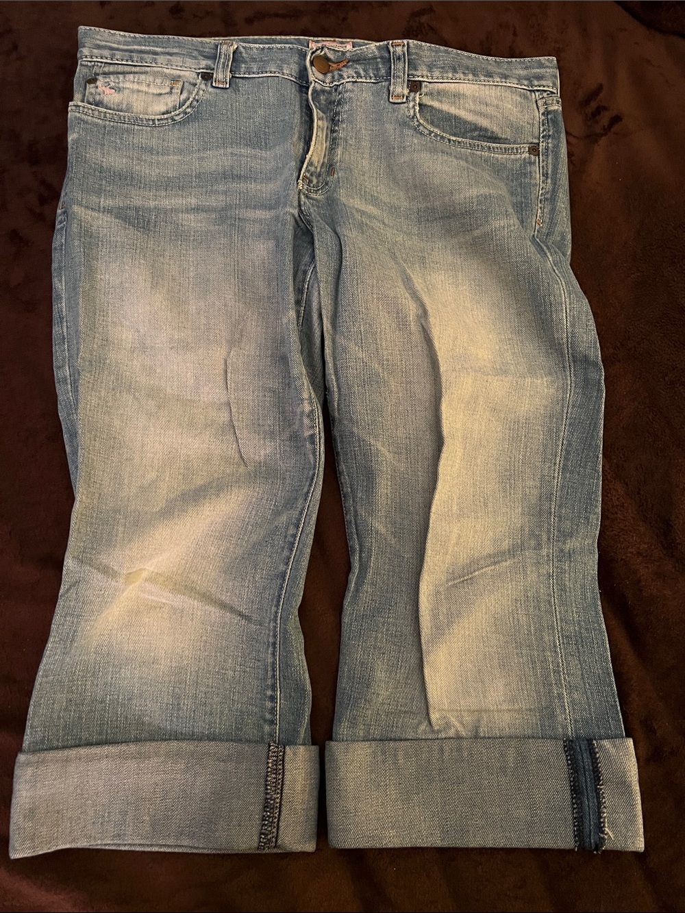 Abercrombie & Fitch Faded Light Blue Ankle or Rolled-Cuff Women’s Jeans